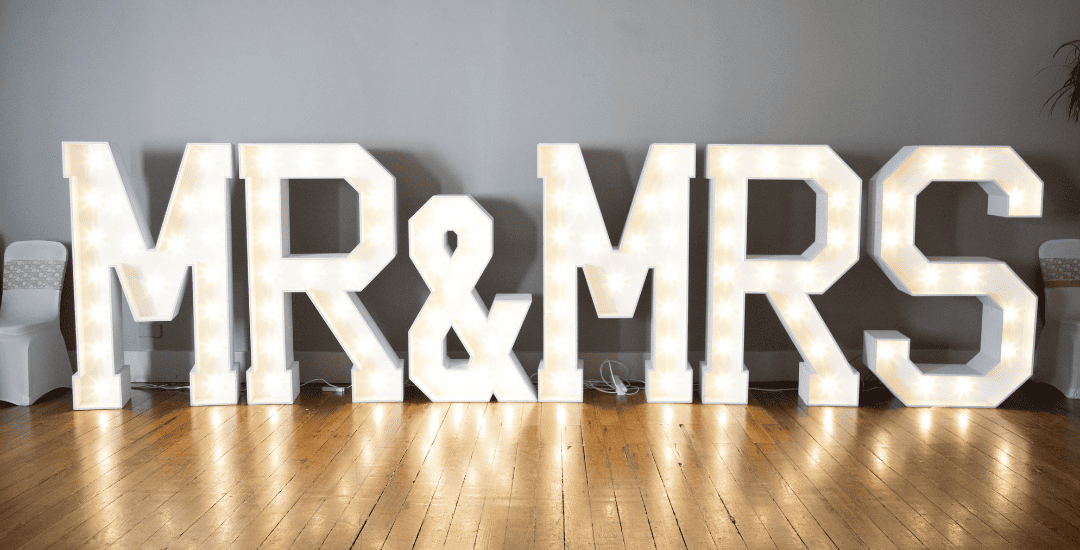 herrenzimmer_ried im innkreis_mr. and mrs._canva_1_min