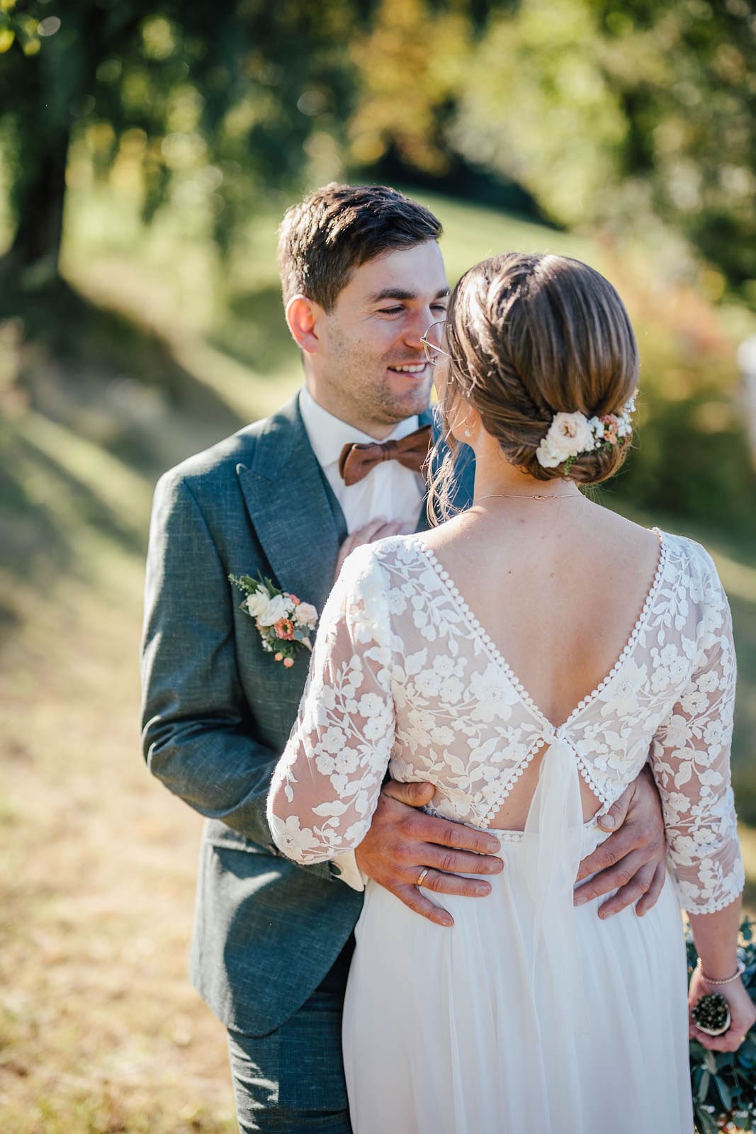 herrenzimmer_ried_real-groom_ertl-fabian_kastell-look-C03_lichtwerke-sailer-min.jpeg