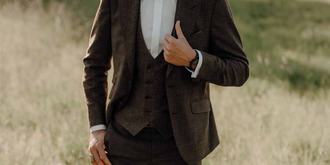 herrenzimmer_ried_real-groom_huber-lukas_kastell-look-B05_isabella-fahrner-3-min.jpeg