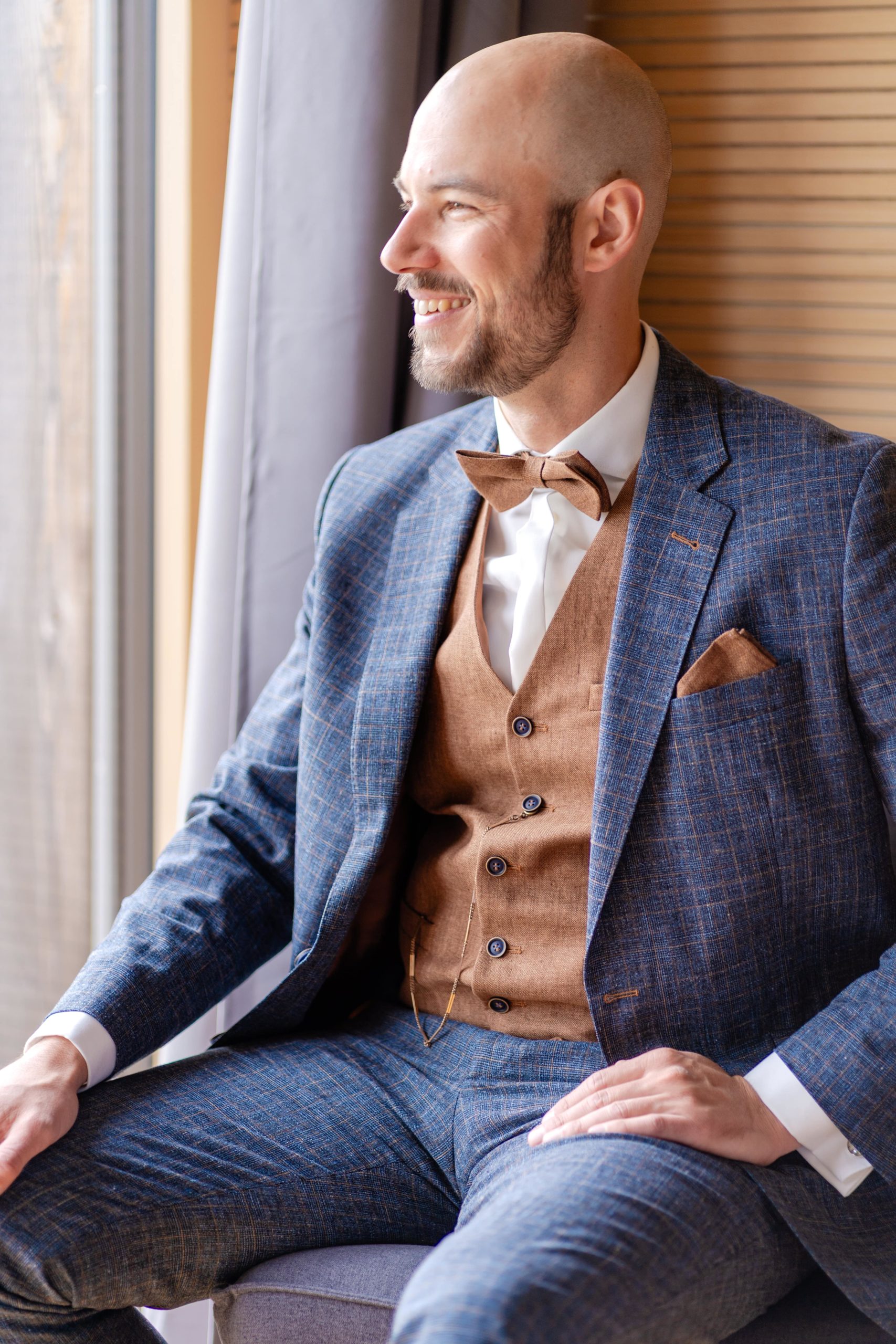 herrenzimmer_ried_real-groom_mayer-markus_Look-A11_jessica-lerche-min-scaled.jpg